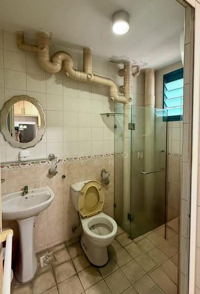184 Edgefield Plains, 184 Edgefield Plains, Hougang / Punggol / Sengkang, 3 Bedrooms, 1,184 sqft, HDB Flat For Sale, by Johnson Yan, 500269073 - Bathroom - PropertyGuru.com.sg