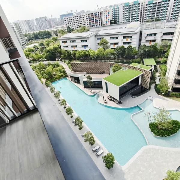 Norwood Grand, 2 Champions Way, Admiralty / Woodlands, 2 Bedrooms, 710 sqft, Condominium For Rent, by Lee Soo Kim, 500269114 - Pool - PropertyGuru.com.sg