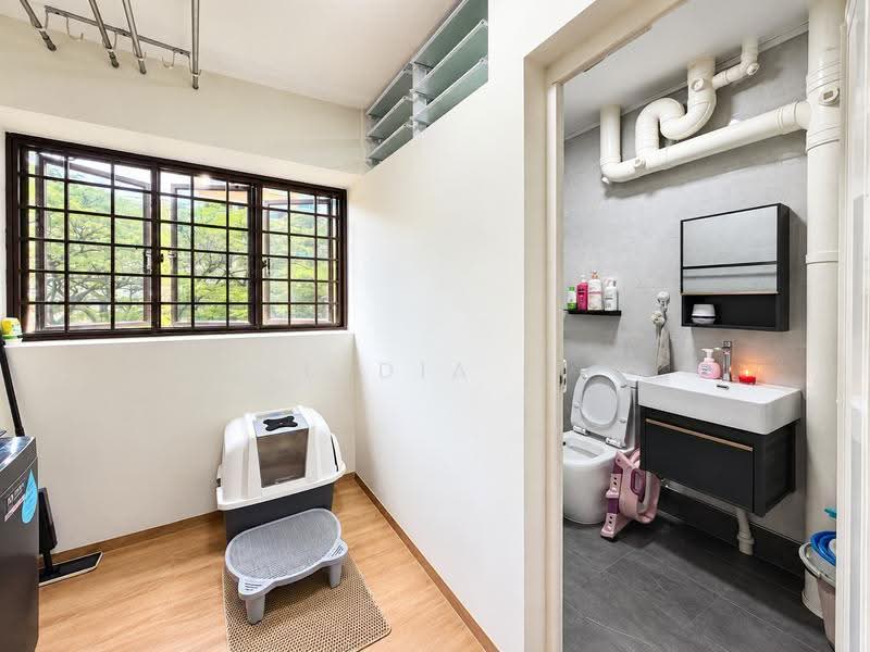 708 Tampines Street 71, 708 Tampines Street 71, Pasir Ris / Tampines, 3 Bedrooms, 1,087 sqft, HDB Flat For Sale, by Lydia J, 500269117 - Bathroom - PropertyGuru.com.sg