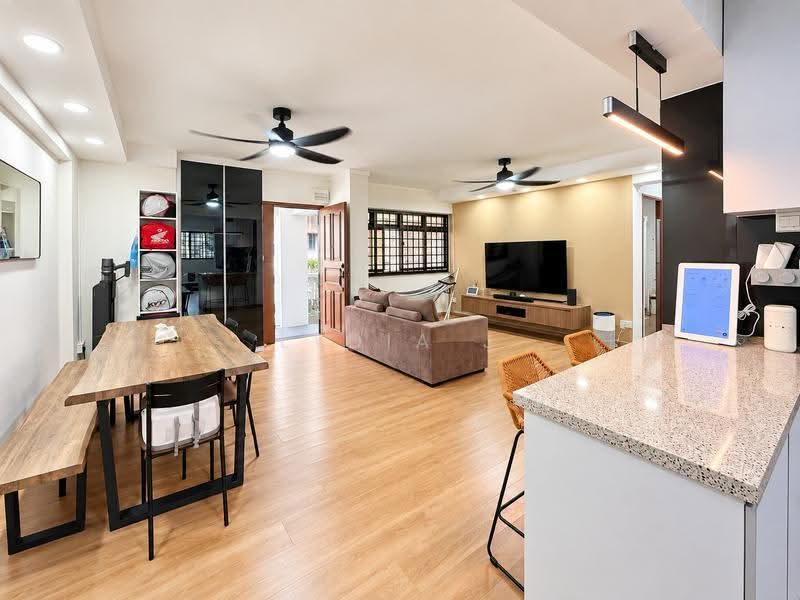 708 Tampines Street 71, 708 Tampines Street 71, Pasir Ris / Tampines, 3 Bedrooms, 1,087 sqft, HDB Flat For Sale, by Lydia J, 500269117 - Living Room - PropertyGuru.com.sg