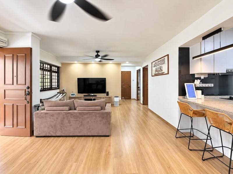 708 Tampines Street 71, 708 Tampines Street 71, Pasir Ris / Tampines, 3 Bedrooms, 1,087 sqft, HDB Flat For Sale, by Lydia J, 500269117 - Living Room - PropertyGuru.com.sg