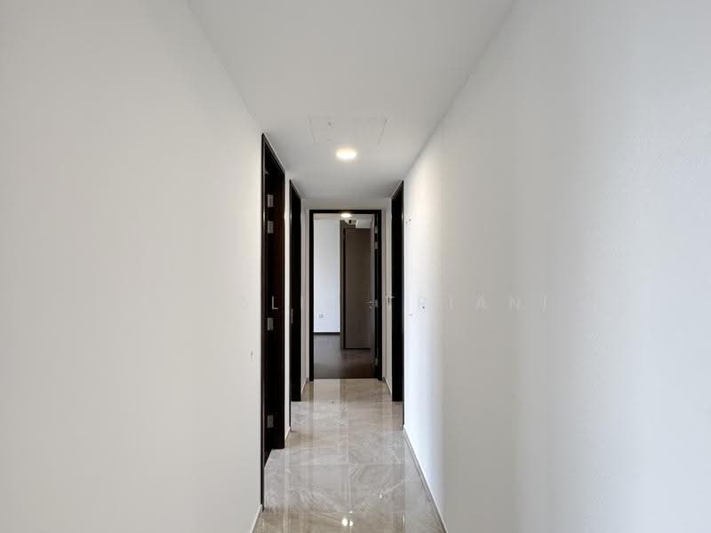 Tembusu Grand, Jalan Tembusu, East Coast / Marine Parade, 3 Bedrooms, 990 sqft, Condominium For Sale, by Natalia Triani, 500269120 - Corridor - PropertyGuru.com.sg