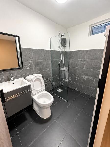 Sembawang Straits Estate, Jalan Machang, Sembawang / Yishun, 3 Bedrooms, 1,900 sqft, Semi-Detached House For Sale, by George Koh 许晋铨, 500269123 - Bathroom - PropertyGuru.com.sg