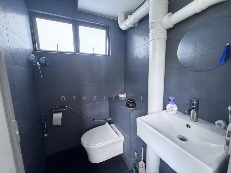 148 Silat Avenue, 148 Silat Avenue, Alexandra / Commonwealth, 3 Bedrooms, 1,001 sqft, HDB Flat For Rent, by Ophelia Liu, 500269131 - Bathroom - PropertyGuru.com.sg