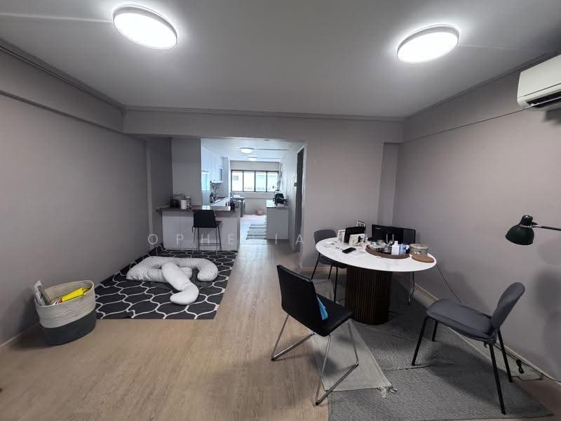 148 Silat Avenue, 148 Silat Avenue, Alexandra / Commonwealth, 3 Bedrooms, 1,001 sqft, HDB Flat For Rent, by Ophelia Liu, 500269131 - Living Room - PropertyGuru.com.sg