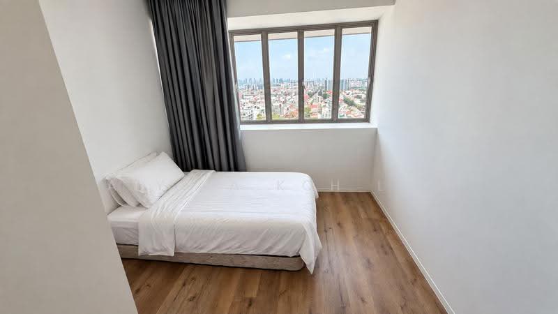The Trumps, 1 Jalan Kembangan, Eunos / Geylang / Paya Lebar, 3 Bedrooms, 3,068 sqft, Condominium For Sale, by Alyssa Koh L X, 500269134 - Bedroom - PropertyGuru.com.sg