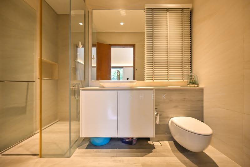 Greenleaf Place, Greenleaf Place, Tanglin / Holland / Bukit Timah, 4 Bedrooms, 3,563 sqft, Semi-Detached House For Sale, by Ling Shek, 500269140 - Bathroom - PropertyGuru.com.sg