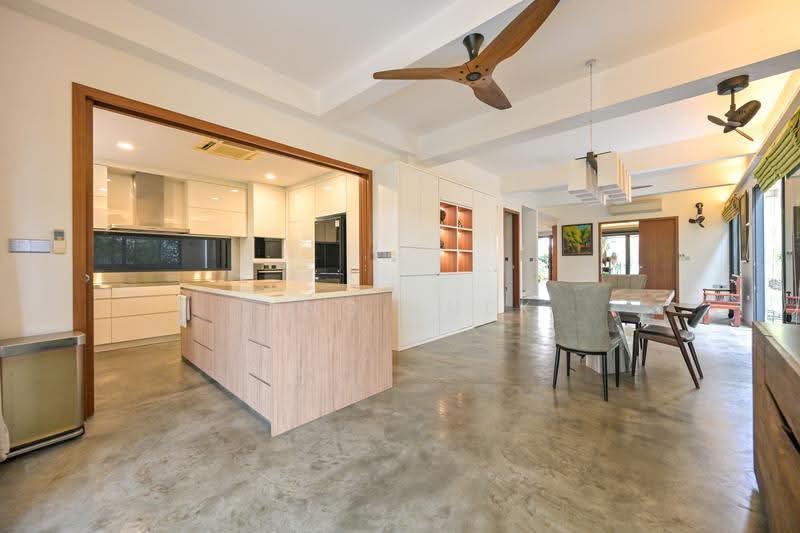 Greenleaf Place, Greenleaf Place, Tanglin / Holland / Bukit Timah, 4 Bedrooms, 3,563 sqft, Semi-Detached House For Sale, by Ling Shek, 500269140 - Kitchen / Dining Room - PropertyGuru.com.sg