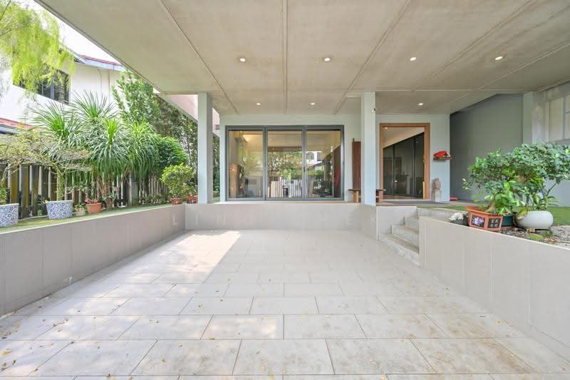 Greenleaf Place, Greenleaf Place, Tanglin / Holland / Bukit Timah, 4 Bedrooms, 3,563 sqft, Semi-Detached House For Sale, by Ling Shek, 500269140 - Car Porch - PropertyGuru.com.sg