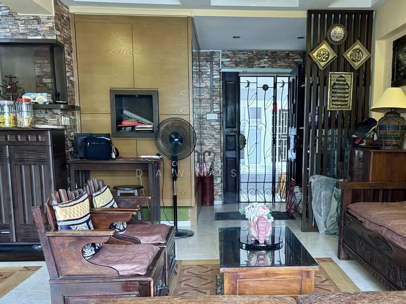 662 Woodlands Ring Road, 662 Woodlands Ring Road, Admiralty / Woodlands, 3 Bedrooms, 1,324 sqft, HDB Flat For Sale, by Dawn So, 500269156 - Living Room - PropertyGuru.com.sg