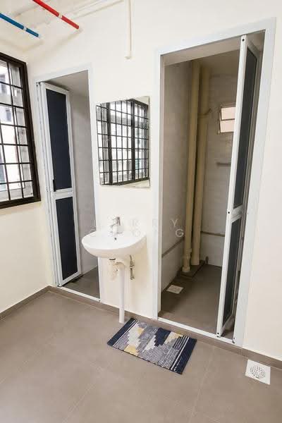 20 Chai Chee Road, 20 Chai Chee Road, Bedok / Upper East Coast, 2 Bedrooms, 700 sqft, HDB Flat For Sale, by Larry Chong, 500269161 - Bathroom - PropertyGuru.com.sg