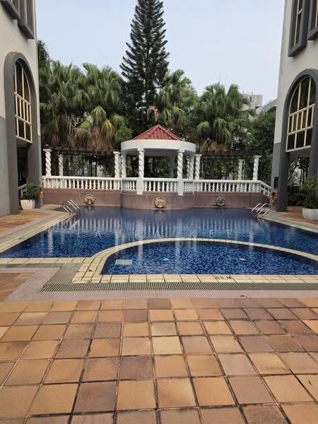 Villa Azura, 1 Cherry Avenue, Tanglin / Holland / Bukit Timah, 3 Bedrooms, 1,600 sqft, Condominium For Rent, by Laura Kee, 500269165 - Pool - PropertyGuru.com.sg