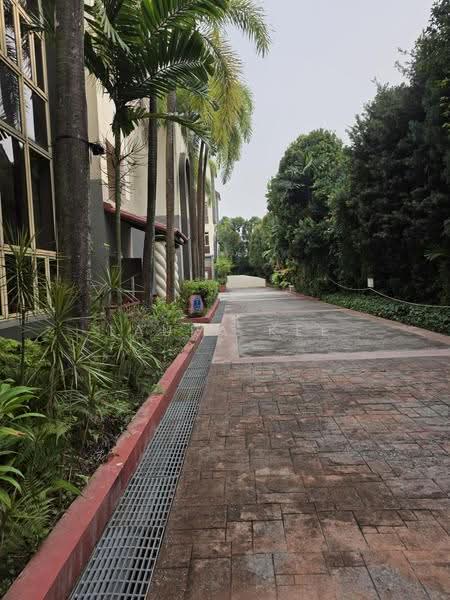 Villa Azura, 1 Cherry Avenue, Tanglin / Holland / Bukit Timah, 3 Bedrooms, 1,600 sqft, Condominium For Rent, by Laura Kee, 500269165 - Exterior - PropertyGuru.com.sg