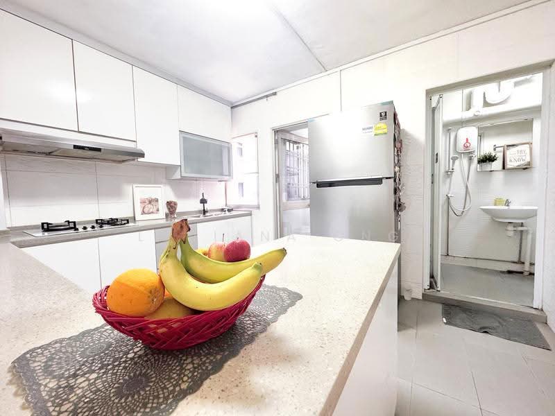 353 Woodlands Avenue 1, 353 Woodlands Avenue 1, Admiralty / Woodlands, 4 Bedrooms, 1,302 sqft, HDB Flat For Sale, by Loriana Ong, 500269170 - Kitchen - PropertyGuru.com.sg