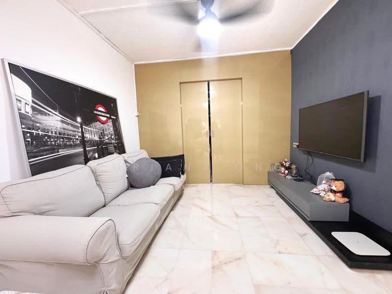 353 Woodlands Avenue 1, 353 Woodlands Avenue 1, Admiralty / Woodlands, 4 Bedrooms, 1,302 sqft, HDB Flat For Sale, by Loriana Ong, 500269170 - Living Room - PropertyGuru.com.sg