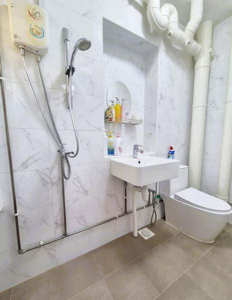 405 Bukit Batok West Avenue 7, 405 Bukit Batok West Avenue 7, Dairy Farm / Bukit Panjang / Choa Chu Kang, Room Rental, 100 sqft, HDB Flat For Rent, by Alan Lim, 500269183 - Bathroom - PropertyGuru.com.sg