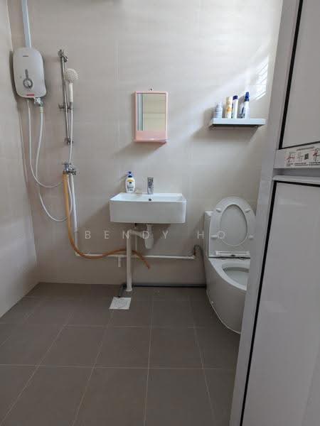 874 Tampines Street 84, 874 Tampines Street 84, Pasir Ris / Tampines, 3 Bedrooms, 1,119 sqft, HDB Flat For Rent, by Bendy Ho, 500269185 - Bathroom - PropertyGuru.com.sg