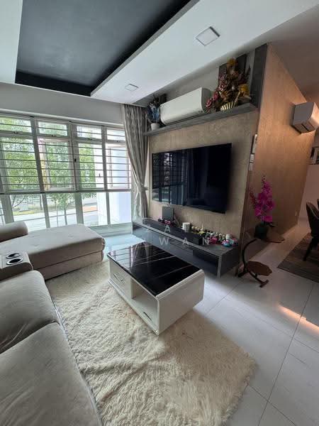109A Edgedale Plains, 109A Edgedale Plains, Hougang / Punggol / Sengkang, 3 Bedrooms, 1,184 sqft, HDB Flat For Sale, by Sazali Sarwan, 500269187 - Living Room - PropertyGuru.com.sg