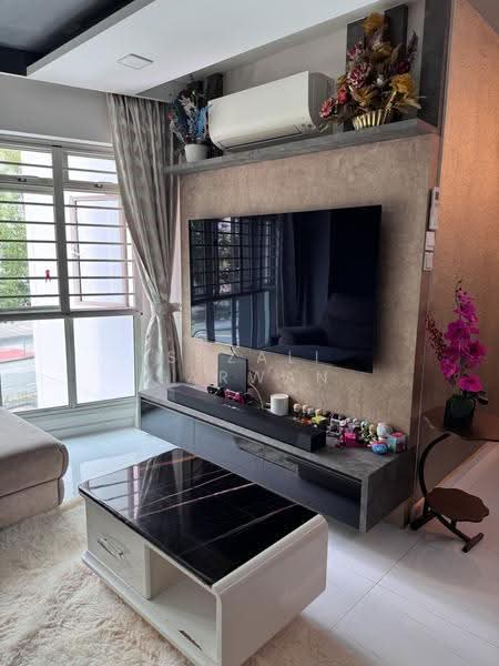 109A Edgedale Plains, 109A Edgedale Plains, Hougang / Punggol / Sengkang, 3 Bedrooms, 1,184 sqft, HDB Flat For Sale, by Sazali Sarwan, 500269187 - Living Room - PropertyGuru.com.sg