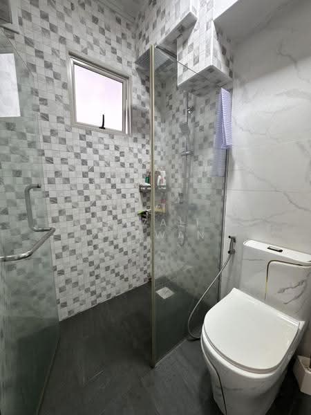 109A Edgedale Plains, 109A Edgedale Plains, Hougang / Punggol / Sengkang, 3 Bedrooms, 1,184 sqft, HDB Flat For Sale, by Sazali Sarwan, 500269187 - Bathroom - PropertyGuru.com.sg