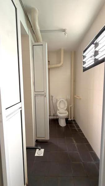 106 Serangoon North Avenue 1, 106 Serangoon North Avenue 1, Hougang / Punggol / Sengkang, 2 Bedrooms, 743 sqft, HDB Flat For Rent, by Steven Choo, 500269198 - Bathroom - PropertyGuru.com.sg