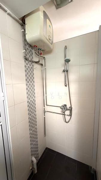 106 Serangoon North Avenue 1, 106 Serangoon North Avenue 1, Hougang / Punggol / Sengkang, 2 Bedrooms, 743 sqft, HDB Flat For Rent, by Steven Choo, 500269198 - Bathroom - PropertyGuru.com.sg