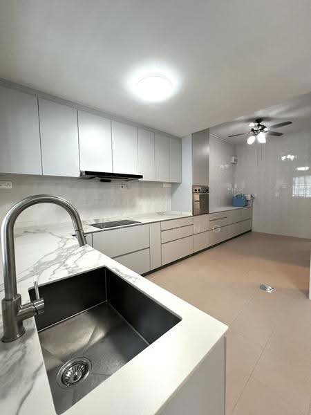 Lucky Hill, Jalan Limau Nipis, Bedok / Upper East Coast, 4 Bedrooms, 1,687 sqft, Terraced House For Rent, by Ryan Ong, 500269203 - Kitchen - PropertyGuru.com.sg