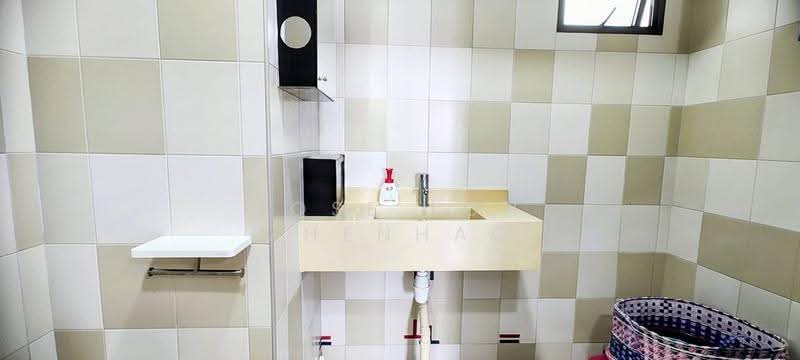 87 Dawson Road, 87 Dawson Road, Alexandra / Commonwealth, 3 Bedrooms, 936 sqft, HDB Flat For Sale, by Jose Loh Zhenhao, 500269207 - Bathroom - PropertyGuru.com.sg