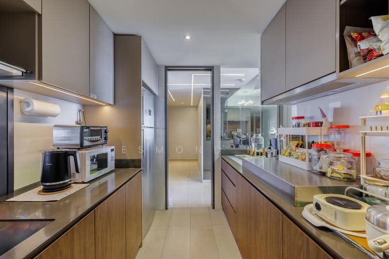 Whistler Grand, 109 West Coast Vale, Buona Vista / West Coast / Clementi New Town, 3 Bedrooms, 1,066 sqft, Condominium For Sale, by Desmond Ho, 500269218 - Kitchen - PropertyGuru.com.sg