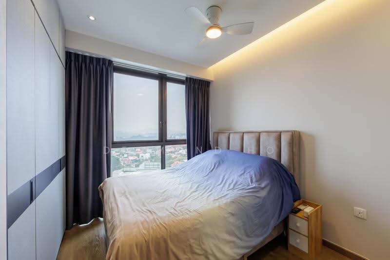 Whistler Grand, 109 West Coast Vale, Buona Vista / West Coast / Clementi New Town, 3 Bedrooms, 1,066 sqft, Condominium For Sale, by Desmond Ho, 500269218 - Master Bedroom - PropertyGuru.com.sg