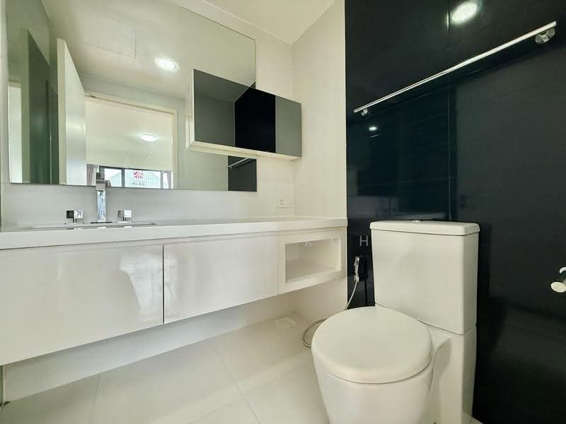 The Interlace, 198 Depot Road, Harbourfront / Telok Blangah, 2 Bedrooms, 1,044 sqft, Condominium For Rent, by Gary Koh, 500269228 - Bathroom - PropertyGuru.com.sg