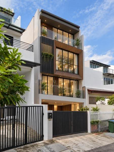 FINEST BRAND NEW INTER OPERA ESTATE, Opera Estate Dido St - Aida St - Dafne St, East Coast / Marine Parade, 5 Bedrooms, 4,263 sqft, Terraced House For Sale, by Julius WL Fock, 500269236 - Exterior - PropertyGuru.com.sg