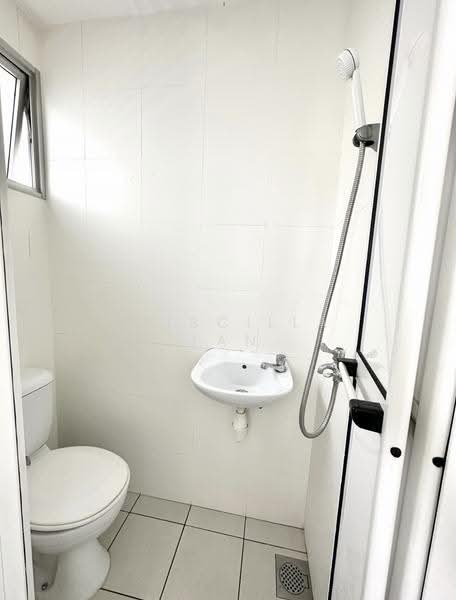 The Parc Condominium, 3 West Coast Walk, Buona Vista / West Coast / Clementi New Town, Room Rental, 80 sqft, Condominium For Rent, by Priscilla Tan, 500269239 - Bathroom - PropertyGuru.com.sg