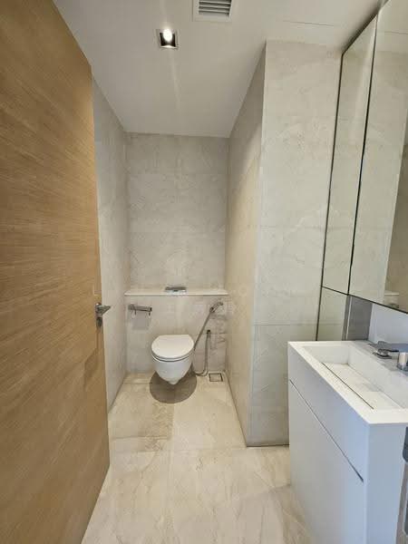 Silversea, East Coast / Marine Parade, 4 Bedrooms, 3,767 sqft, Condominium For Sale, by Ling Wong 王秀玲, 500269246 - Powder room - PropertyGuru.com.sg