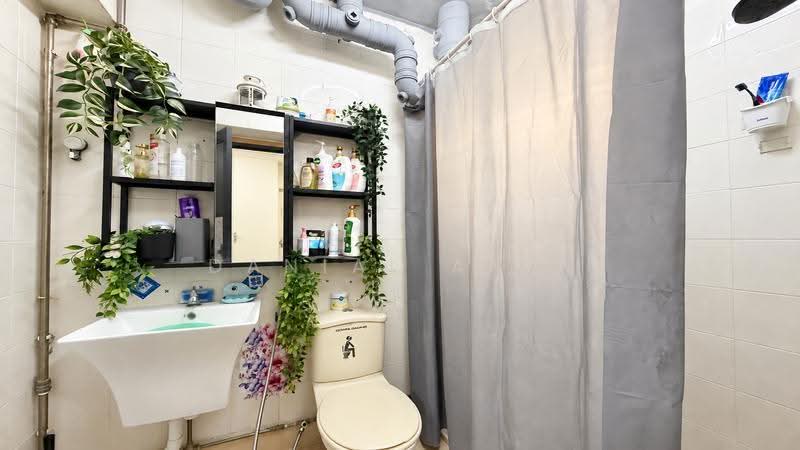185A Rivervale Crescent, 185A Rivervale Crescent, Hougang / Punggol / Sengkang, 3 Bedrooms, 980 sqft, HDB Flat For Sale, by Danial Arif, 500269247 - Bathroom - PropertyGuru.com.sg