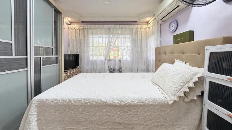 185A Rivervale Crescent, 185A Rivervale Crescent, Hougang / Punggol / Sengkang, 3 Bedrooms, 980 sqft, HDB Flat For Sale, by Danial Arif, 500269247 - Bedroom - PropertyGuru.com.sg