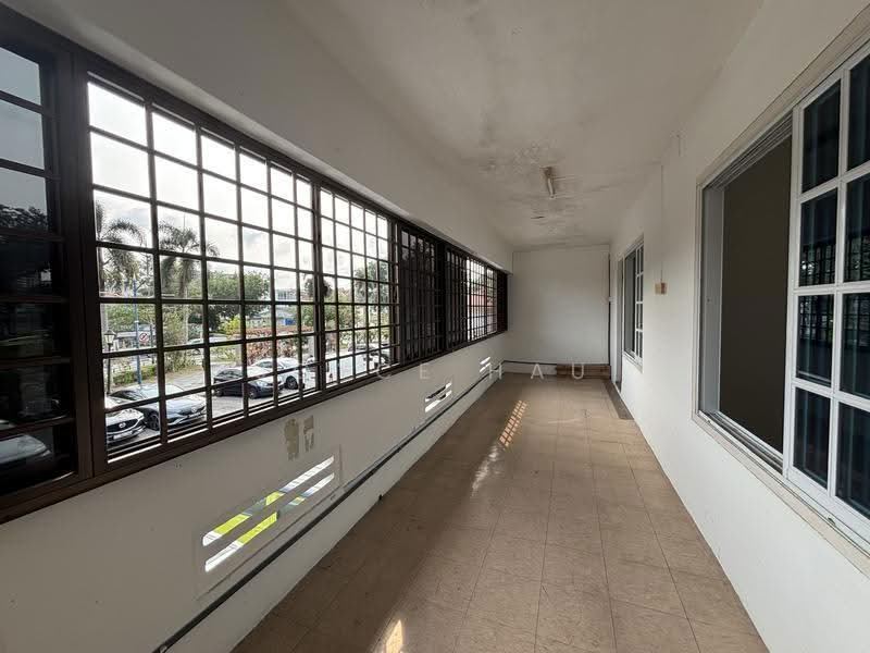 Serangoon Garden Estate, Serangoon Garden Way, Hougang / Punggol / Sengkang, 3 Bedrooms, 1,400 sqft, Shophouse For Rent, by Joyce Hau, 500269249 - Corridor - PropertyGuru.com.sg