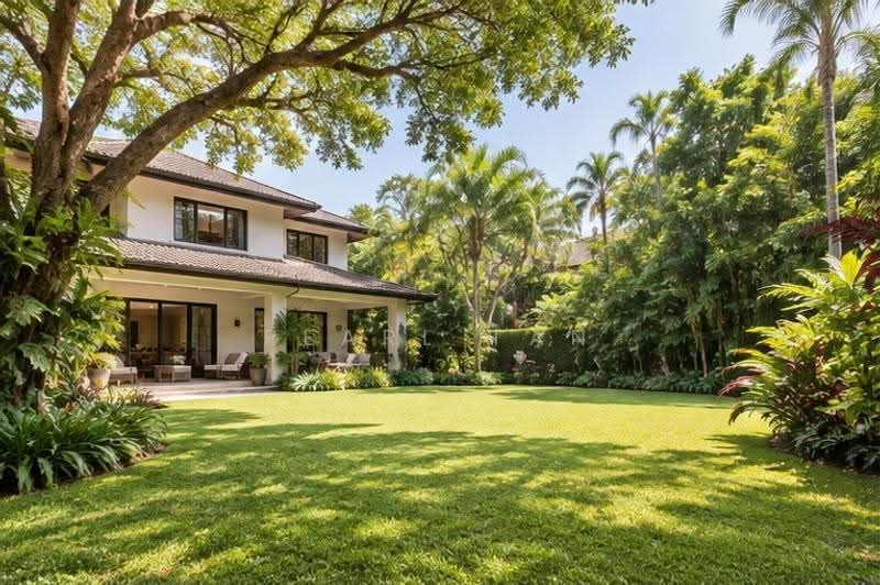 Rare Large-Plot Bungalow | Freehold | Huge Garden | Bukit Timah, Swiss club, jalan kampong Chantek , jalan Senandong, Clementi Park / Upper Bukit Timah, 4 Bedrooms, 4,500 sqft, Bungalow House For Sale, by Pearl Tan, 500269252 - Exterior - PropertyGuru.com.sg