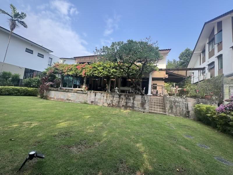 Rare Large-Plot Bungalow | Freehold | Huge Garden | Bukit Timah, Swiss club, jalan kampong Chantek , jalan Senandong, Clementi Park / Upper Bukit Timah, 4 Bedrooms, 4,500 sqft, Bungalow House For Sale, by Pearl Tan, 500269252 - Exterior - PropertyGuru.com.sg