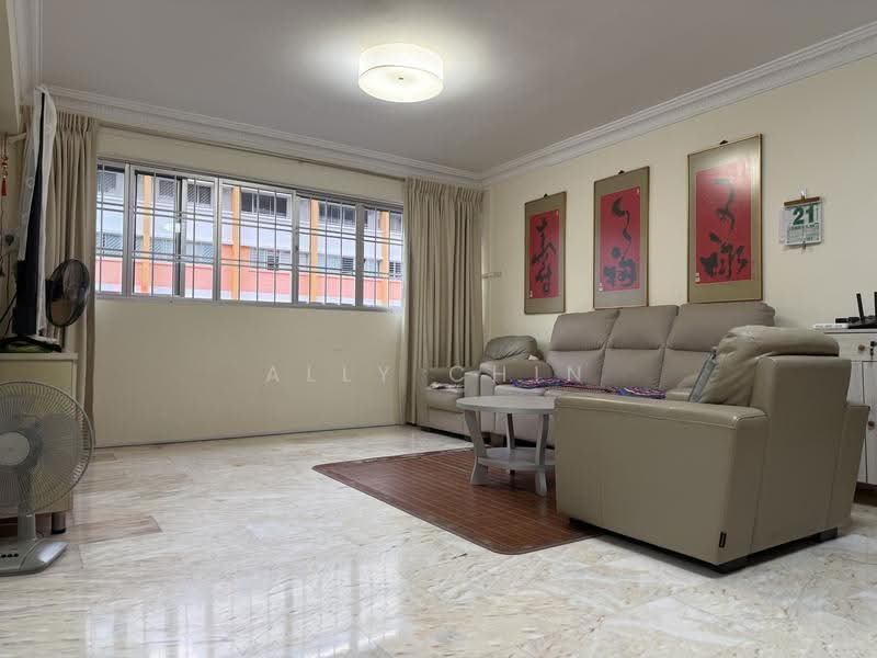 804 Yishun Ring Road, 804 Yishun Ring Road, Sembawang / Yishun, 3 Bedrooms, 1,313 sqft, HDB Flat For Sale, by Ally Chin, 500269266 - Living Room - PropertyGuru.com.sg