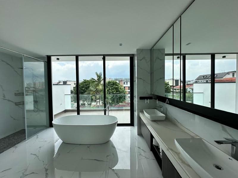 Jalan Jarak, Jalan Jarak , Jalan Bangau, Jalan Redop. Jalan Kelulut, Seletar Hills Estate, Seletar / Yio Chu Kang, 6 Bedrooms, 5,300 sqft, Semi-Detached House For Sale, by Nicole Chia, 500269267 - Bathroom - PropertyGuru.com.sg