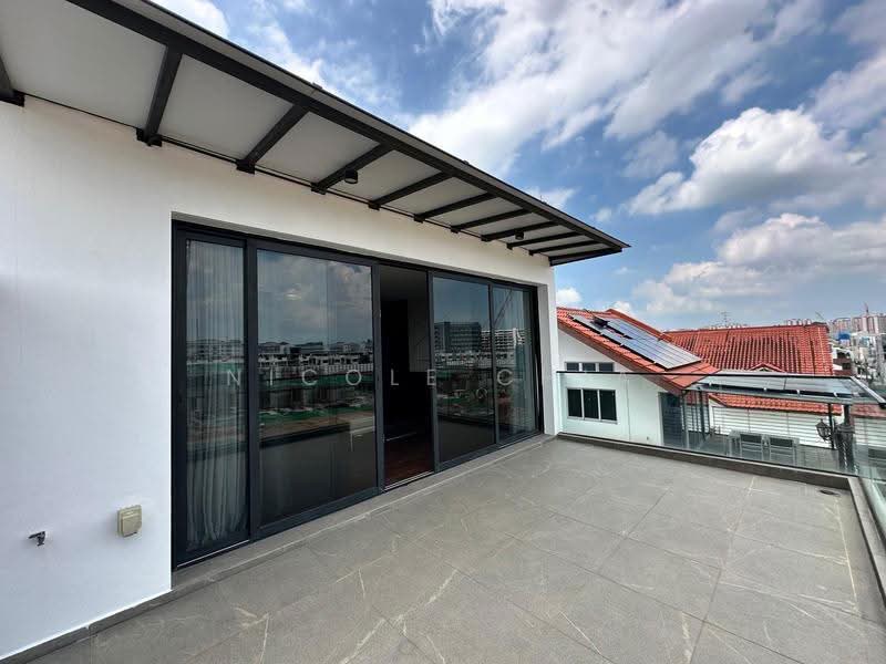 Jalan Jarak, Jalan Jarak , Jalan Bangau, Jalan Redop. Jalan Kelulut, Seletar Hills Estate, Seletar / Yio Chu Kang, 6 Bedrooms, 5,300 sqft, Semi-Detached House For Sale, by Nicole Chia, 500269267 - Balcony - PropertyGuru.com.sg