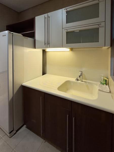 St. Martin Residence, 2 Saint Martin's Drive, Tanglin / Holland / Bukit Timah, 1 Bedroom, 603 sqft, Condominium For Rent, by Andrew Yew, 500269269 - Kitchen - PropertyGuru.com.sg