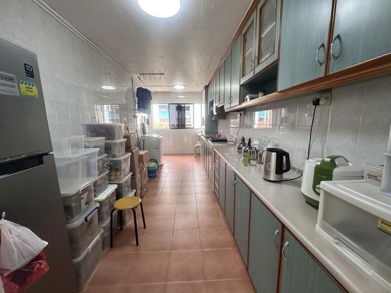 417 Jurong West Street 42, 417 Jurong West Street 42, Boon Lay / Jurong / Tuas, 3 Bedrooms, 904 sqft, HDB Flat For Sale, by Sandy Hong, 500269271 - Kitchen - PropertyGuru.com.sg