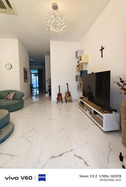 wak hassan, Sembawang / Yishun, 5 Bedrooms, 4,300 sqft, Semi-Detached House For Sale, by William Liu, 500269275 - Living Room - PropertyGuru.com.sg