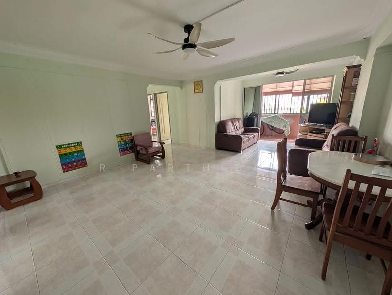 156 Yung Loh Road, 156 Yung Loh Road, Boon Lay / Jurong / Tuas, Room Rental, 150 sqft, HDB Flat For Rent, by R Parthiban, 500269291 - Living Room - PropertyGuru.com.sg