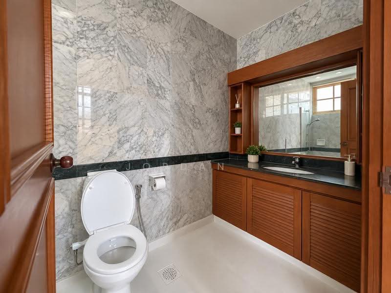 Woodgrove Estate, 27 Woodgrove Avenue, Admiralty / Woodlands, 6 Bedrooms, 7,000 sqft, Detached House For Sale, by Jordan ., 500269296 - Bathroom (Level 3) - PropertyGuru.com.sg