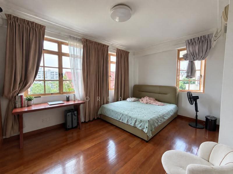 Woodgrove Estate, 27 Woodgrove Avenue, Admiralty / Woodlands, 6 Bedrooms, 7,000 sqft, Detached House For Sale, by Jordan ., 500269296 - Bedroom with Ensuite (Level 3) - PropertyGuru.com.sg