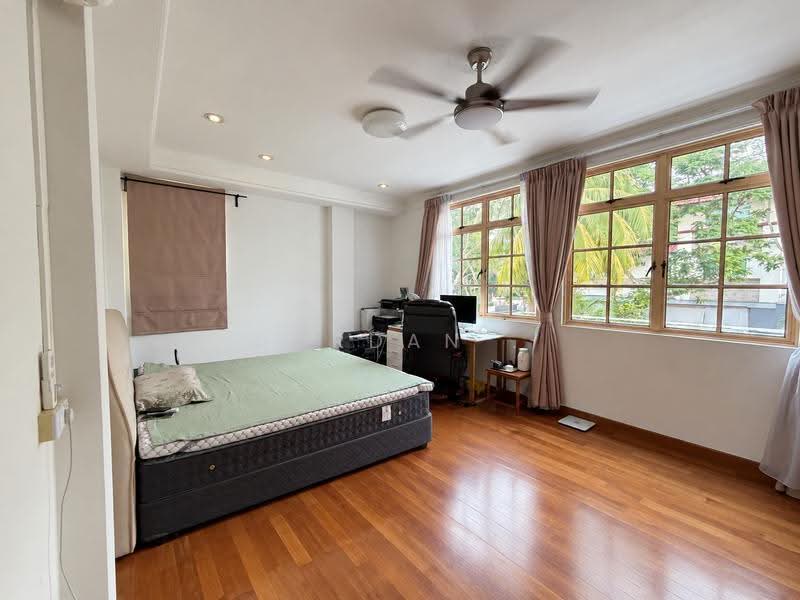 Woodgrove Estate, 27 Woodgrove Avenue, Admiralty / Woodlands, 6 Bedrooms, 7,000 sqft, Detached House For Sale, by Jordan ., 500269296 - Bedroom with Ensuite (Level 2) - PropertyGuru.com.sg