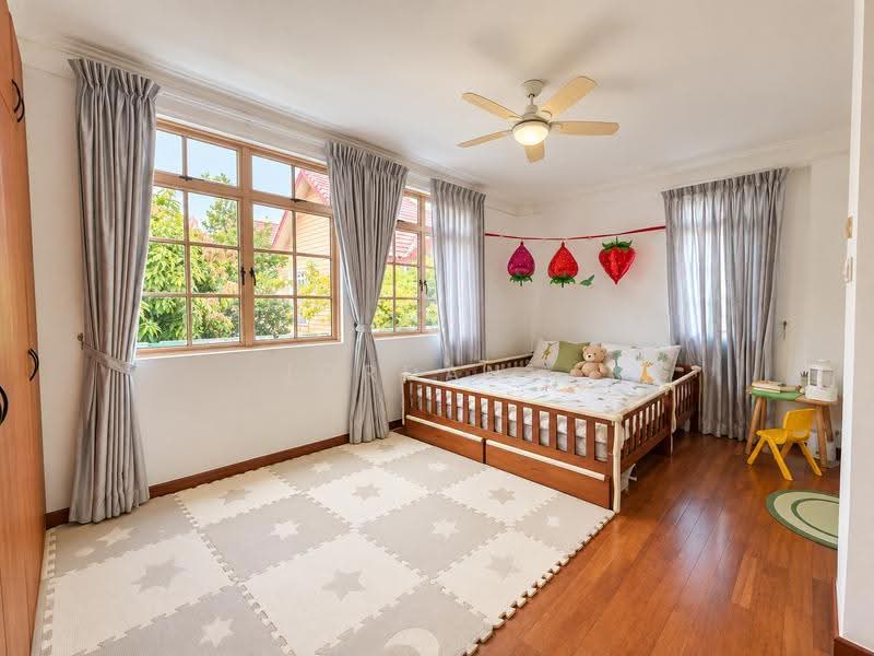 Woodgrove Estate, 27 Woodgrove Avenue, Admiralty / Woodlands, 6 Bedrooms, 7,000 sqft, Detached House For Sale, by Jordan ., 500269296 - Bedroom with Ensuite (Level 2) - PropertyGuru.com.sg